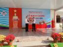 Xã tặng quà khai giảng - 