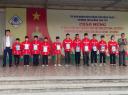 Tặng quà cho học sinh.JPG - 